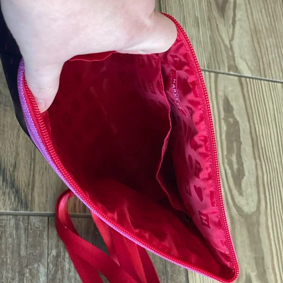 🍄SOLD FB🍄Harveys Seatbelt Bow Clutch Merry Bright - Picture 6 of 7